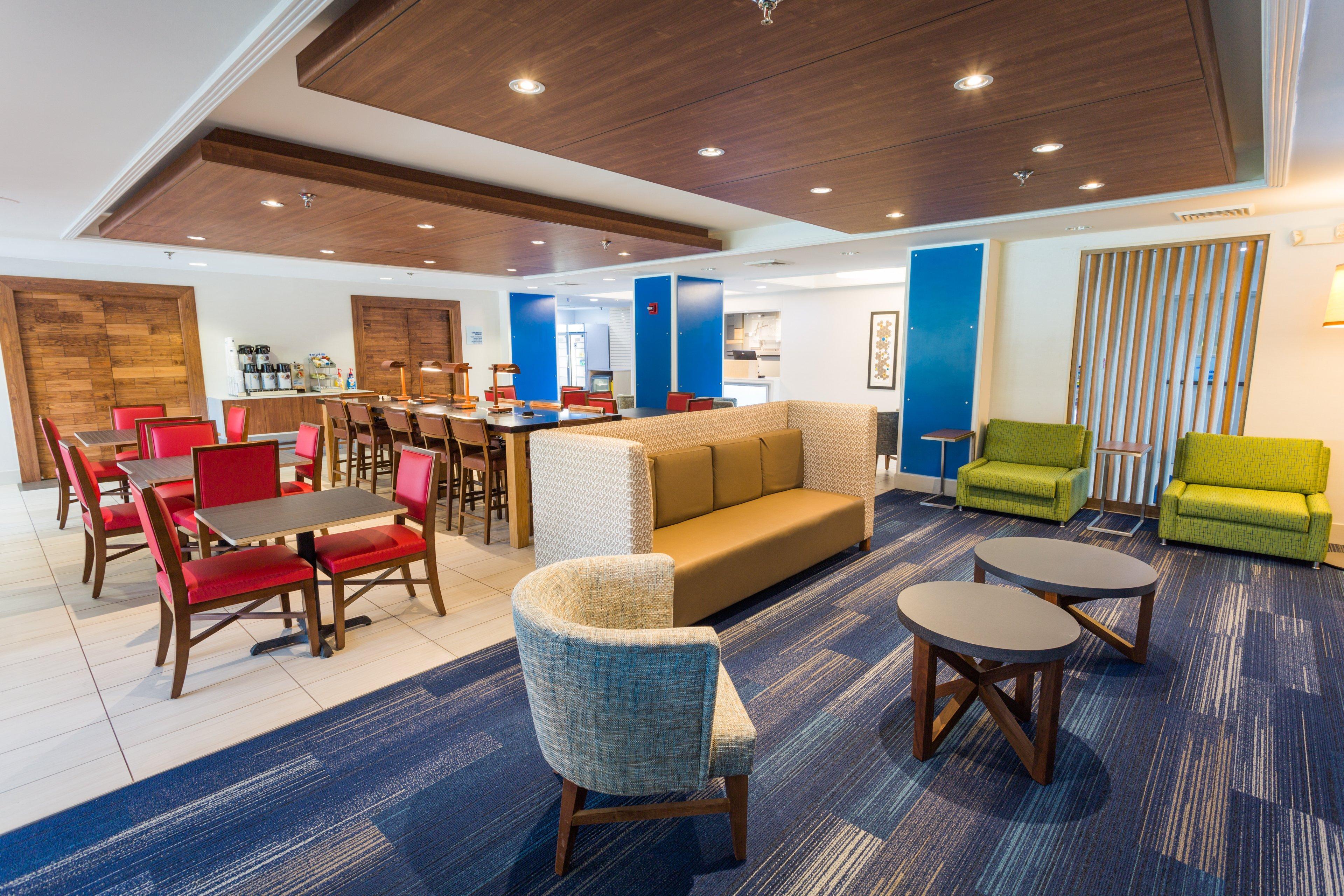 Holiday Inn Express & Suites Wilmington-University Center By Ihg Exterior foto