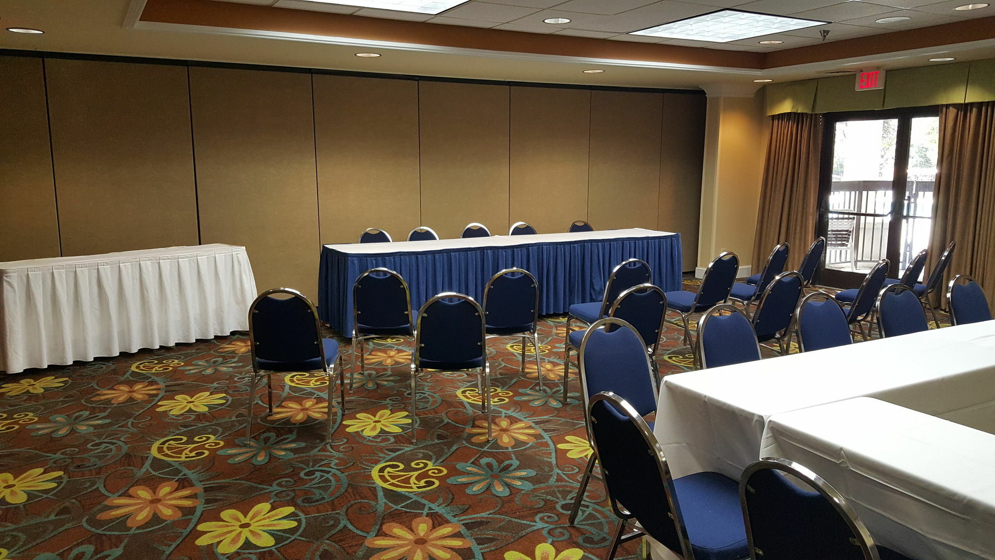 Holiday Inn Express & Suites Wilmington-University Center By Ihg Exterior foto
