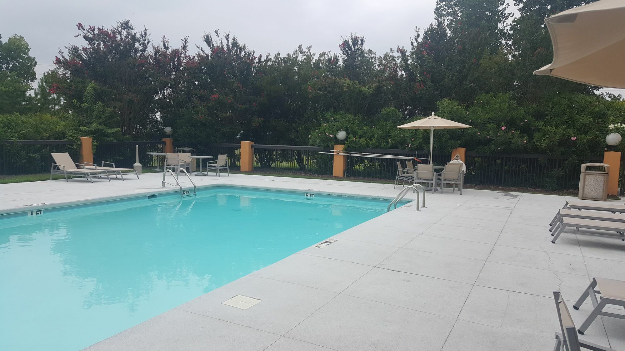 Holiday Inn Express & Suites Wilmington-University Center By Ihg Exterior foto